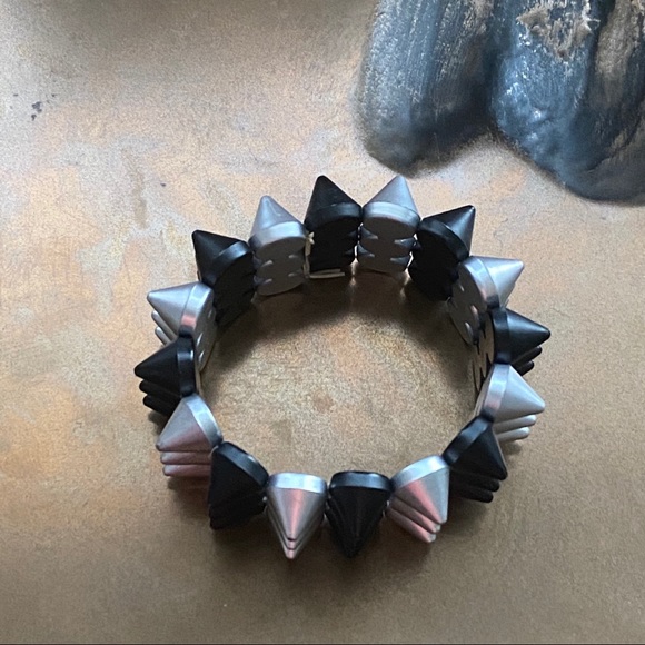Spikes Studded Punk Bracelet Silver Black gothic - Picture 5 of 8